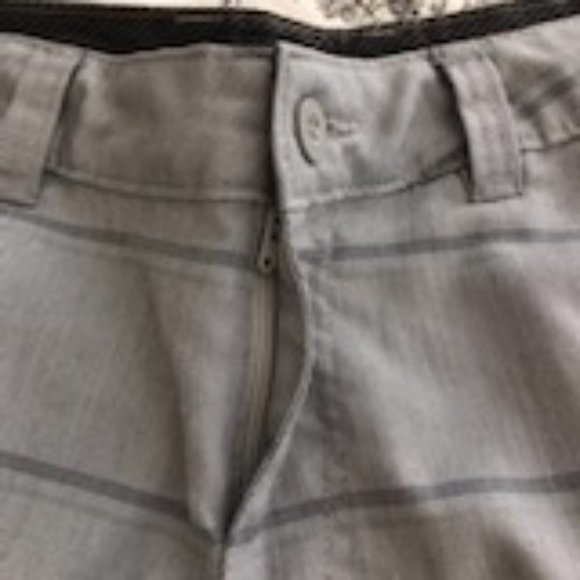 O'Neill Shorts | Grey | Size 30 - Picture 7 of 10